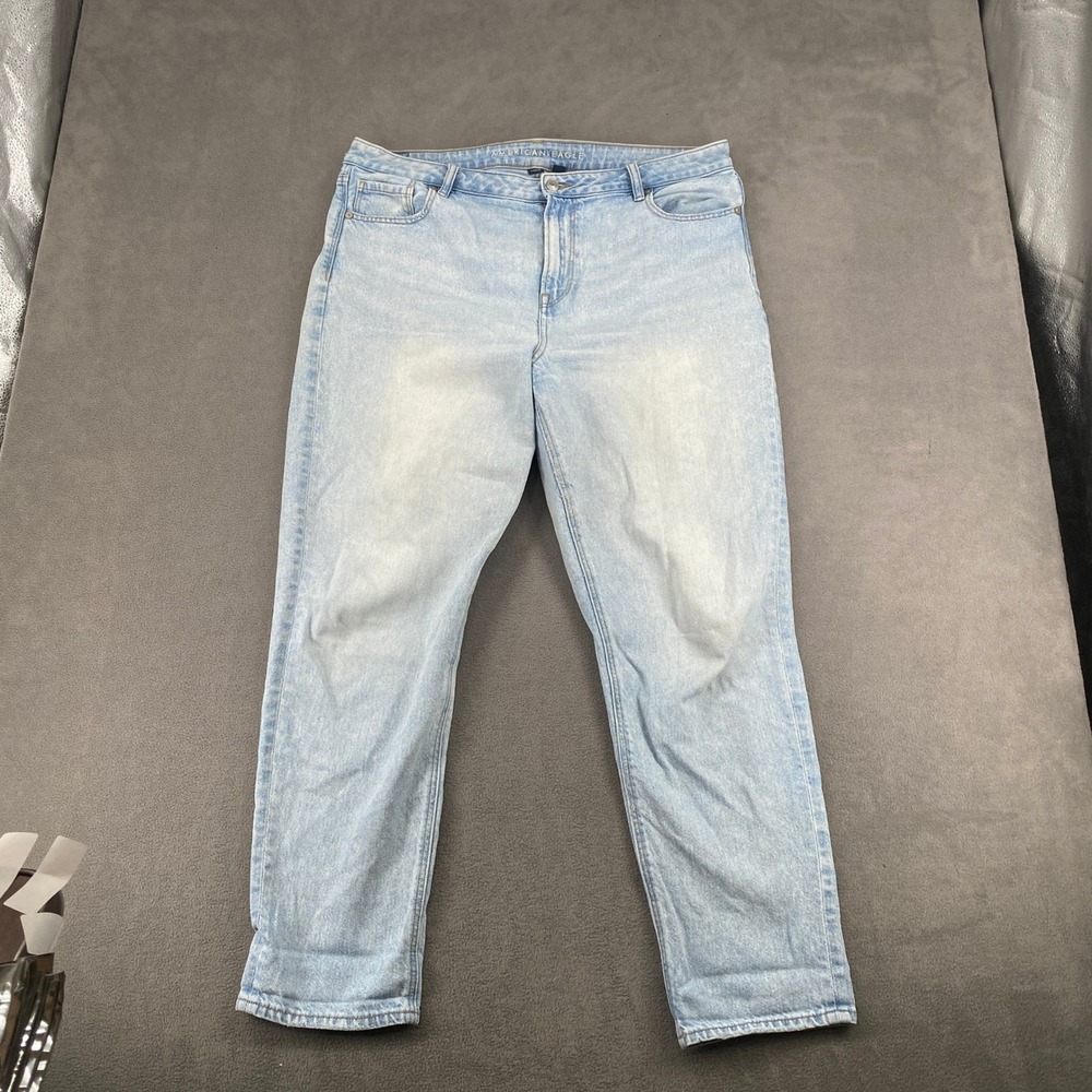 American Eagle Strigid Light Wash High Waisted Jeans Size 16 Regular y2k Denim